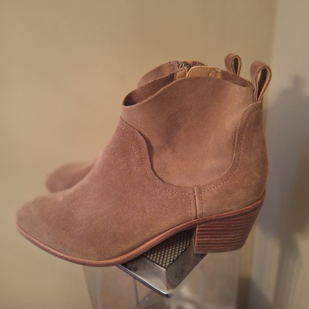UGG Women's Brown Suede Heeled Ankle Booties 9